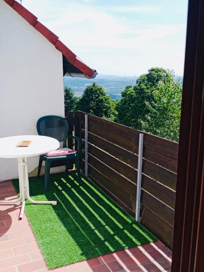 Luxus Appartement Im Schloss Fockelberg Bagian luar foto
